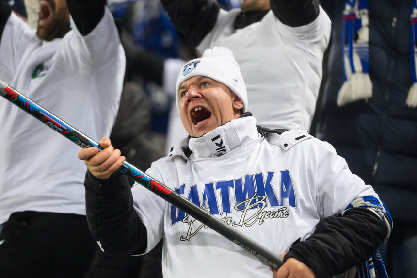 Болельщики получили удовольствие от игры своей команды. | Фото: Александр Мелехов