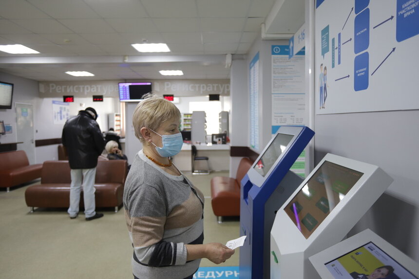 Масочный режим введён для персонала медицинских и социальных учреждений. | Фото: архив «СК»