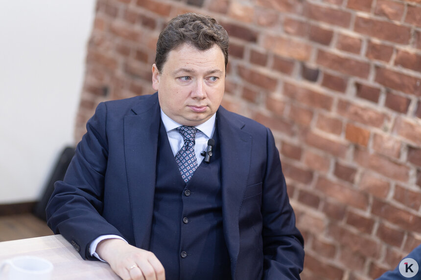 Почему калининградцы вынуждены летать за 30 тысяч рублей: сенатор — о билетах, туристах и очередях у касс - Новости Калининграда | Фото: Александр Подгорчук / «Клопс»