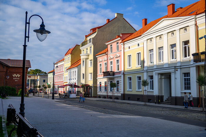 Объездную дорогу черняховцы ждут, чтобы наконец избавить центр города от фур. | Фото: Александр Мелехов