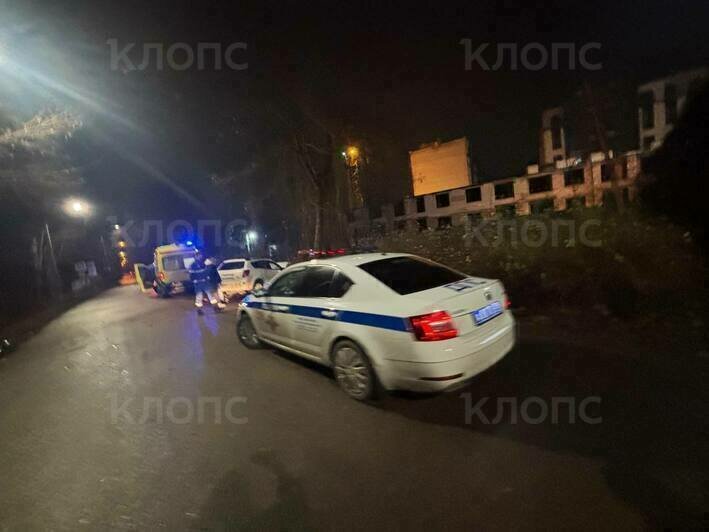 Обоих водителей госпитализировали: в Калининграде на улице Коммунистической столкнулись два автомобиля - Новости Калининграда | Фото: «Клопс»