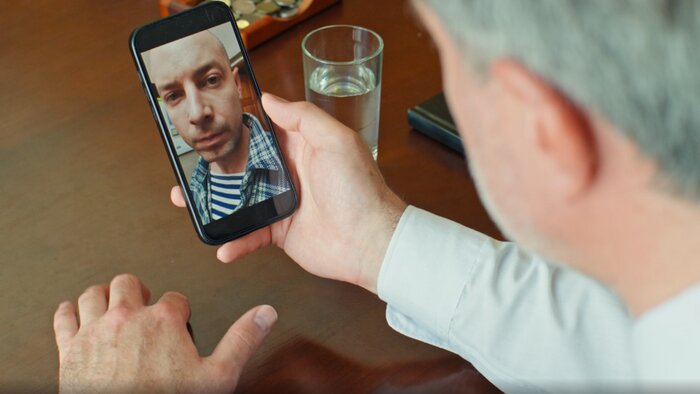 «Достать ножи» и драма с Джорджем Клуни: 6 фильмов, которые выйдут в первой половине декабря - Новости Калининграда | Кадр из фильма «Роман с того света»