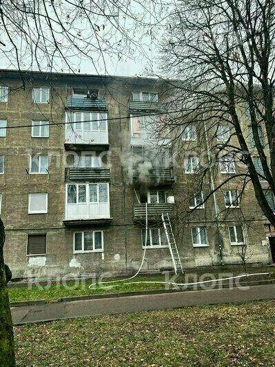 Пожар произошёл на втором этаже | Фото: очевидец