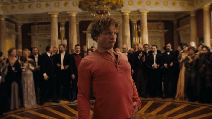 «Достать ножи» и драма с Джорджем Клуни: 6 фильмов, которые выйдут в первой половине декабря - Новости Калининграда | Кадр из фильма «Волчок»