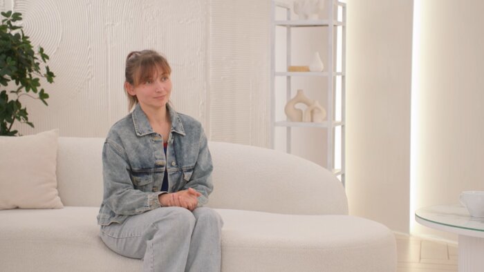 Блогер из Калининграда Алана Мамаева снялась в шоу о преображении женских судеб - Новости Калининграда | Кадр из шоу «Новый день»