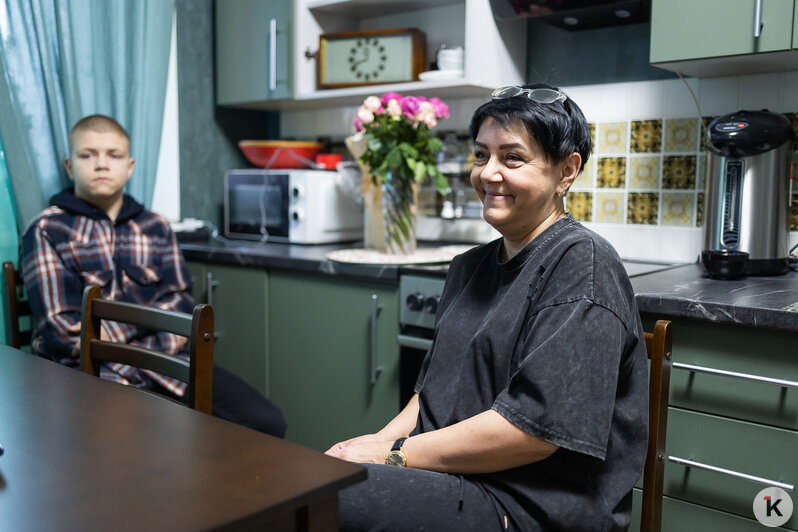 Как сделать красивые снимки, не вставая с дивана: 6 промптов ИИ для новогодних фотосессий (фото)  - Новости Калининграда | Фото: Александр Подгорчук / «Клопс»