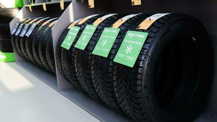 В Калининграде в новом центре Ivanor разыграли шины Ikon Autograph и провели автограф-сессию игроков «Балтики» - Новости Калининграда