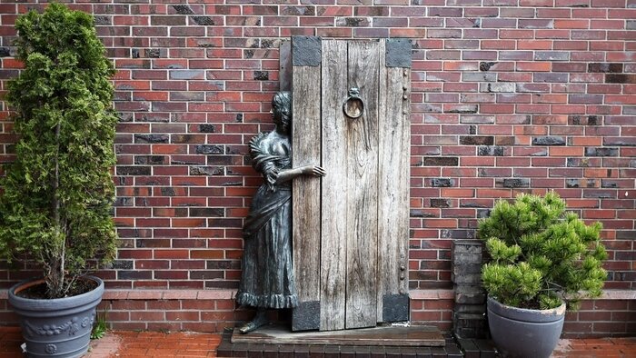 Где в Калининграде найти следы яркого мистика XVIII века, подарившего миру символ Рождества и Нового года  - Новости Калининграда | Фото: Александр Подгорчук / Архив «Клопс»