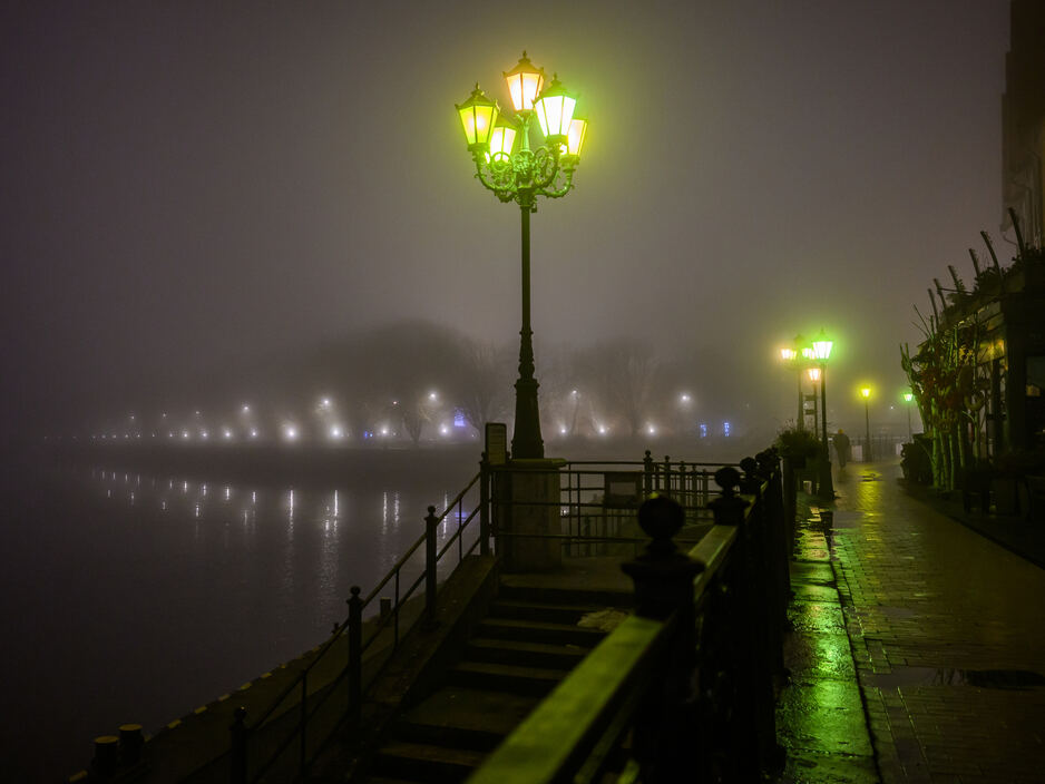 Рыбная деревня, ночной туман, Калининград