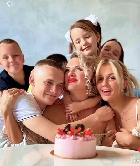 Валентина и её дети | Фото: Валентина