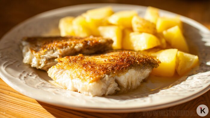 Соус, кляр и пирог: кулинары назвали четыре простых рецепта с рыбой, которые покорят любого гурмана  - Новости Калининграда | Иллюстрация: Алиса Игонина / «Клопс» 