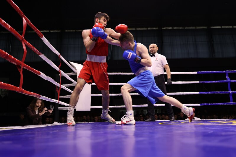 Николай Валуев прилетел в Калининград на открытие международного боксёрского турнира «Янтарные перчатки» - Новости Калининграда | Фото: администрация Калининграда 