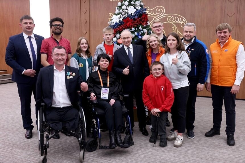 С Владимиром Путиным наша землячка пообщалась у &quot;Ёлки желаний&quot;  | Фото: страница Светланы Нигматуллиной &quot;ВКонтакте&quot;