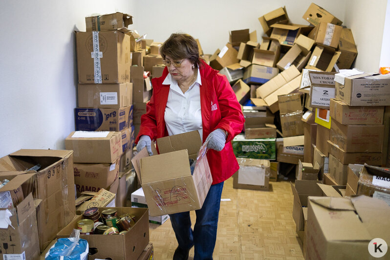 Калининградцы за месяц собрали более 1 200 посылок бойцам СВО (фоторепортаж) - Новости Калининграда | Фото: Александр Подгорчук / «Клопс»