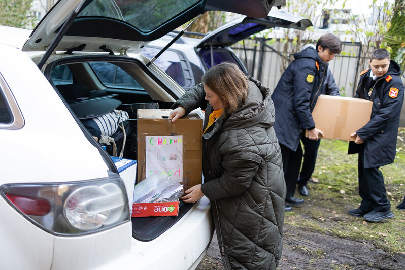 Калининградцы за месяц собрали более 1 200 посылок бойцам СВО (фоторепортаж) | Фото: Александр Подгорчук 