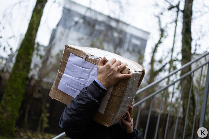Калининградцы за месяц собрали более 1 200 посылок бойцам СВО (фоторепортаж) - Новости Калининграда | Фото: Александр Подгорчук / «Клопс»