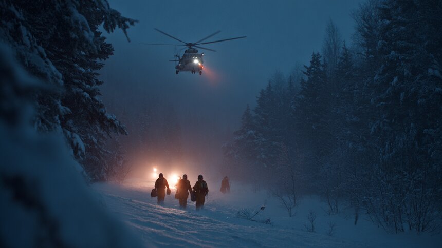 Двойная жизнь и вмешательство ФСБ: 7 загадок в исчезновении Усольцевых в красноярской тайге - Новости Калининграда | Иллюстрация: Алиса Игонина / Midjourney