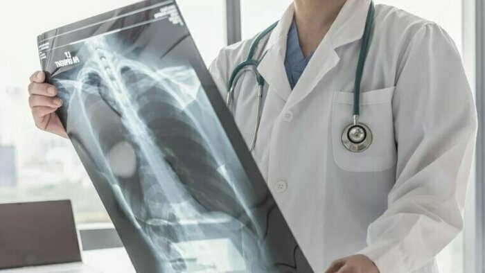 Куда обратиться, если достала изнуряющая боль и нужен опытный врач - Новости Калининграда