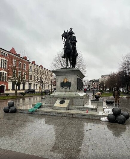 В Черняховске памятник Барклая-де-Толли теперь будет купаться в лучах прожекторов - Новости Калининграда | Фото: администрация Черняховского округа