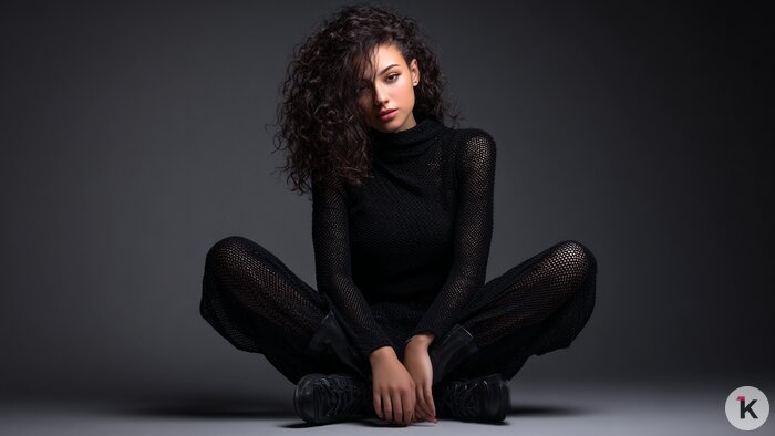 Эксперты перечислили 8 банальных ошибок, которые дешевят новогодний образ - Новости Калининграда | Иллюстрация: Ксения Александрова / «Клопс»