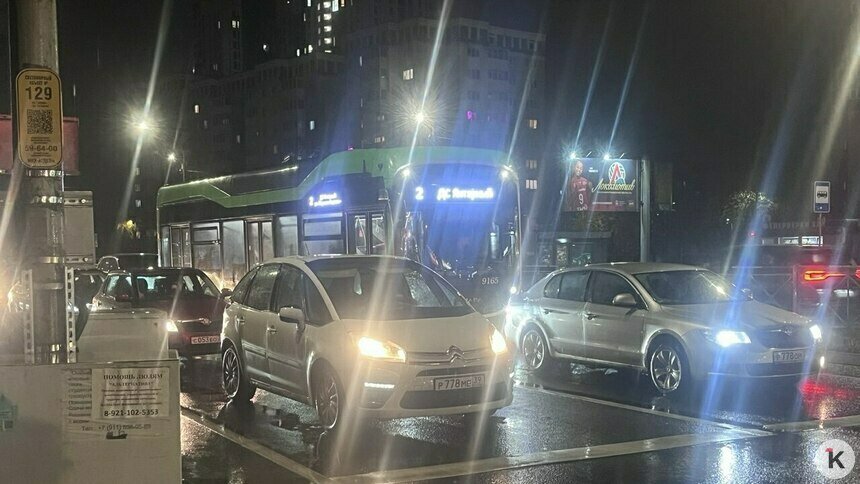 В Калининграде троллейбусы №2 застряли из-за проблем в сети, но не стали переходить на «автономку» - Новости Калининграда | Фото читателя