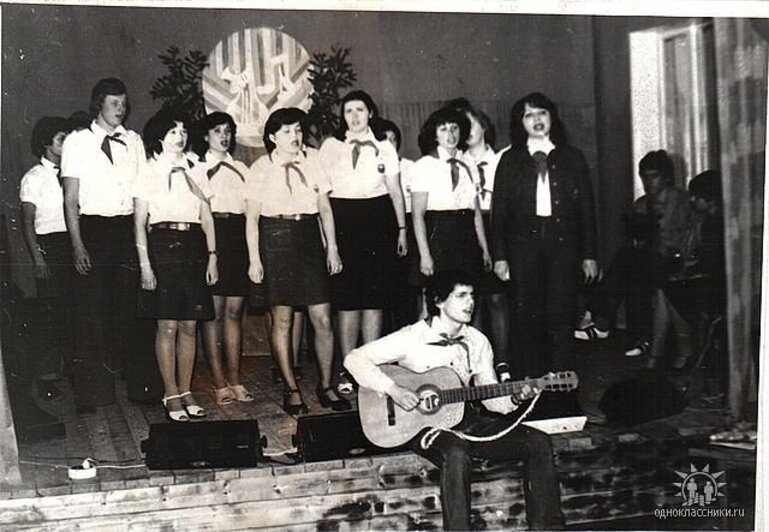 &quot;В школьные годы я азартно занимался общественными делами&quot;. | Фото: архив героя публикации