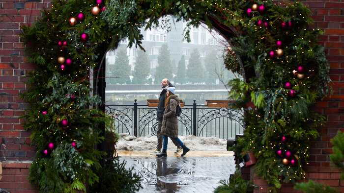 «Туристы ещё раскачиваются»: калининградцы рассказали, есть ли спрос на новогодние апартаменты и на чём экономят гости  - Новости Калининграда | Фото: Александр Подгорчук / Архив «Клопс»