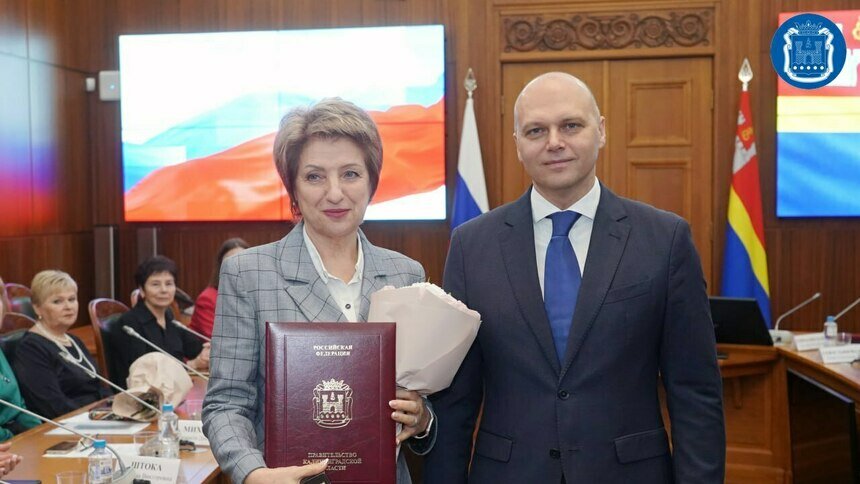 Беспрозванных наградил 37 педагогов Калининградской области - Новости Калининграда | Фото: правительство Калининградской области