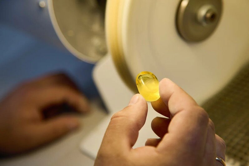 В Калининградской области создали конфеты, которые нельзя есть, но можно носить на ушах (фото) - Новости Калининграда | Фото: Калининградский янтарный комбинат