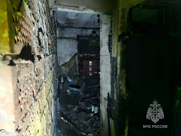 В Немане во время пожара в многоквартирном доме пострадала женщина - Новости Калининграда | Фото: МЧС России