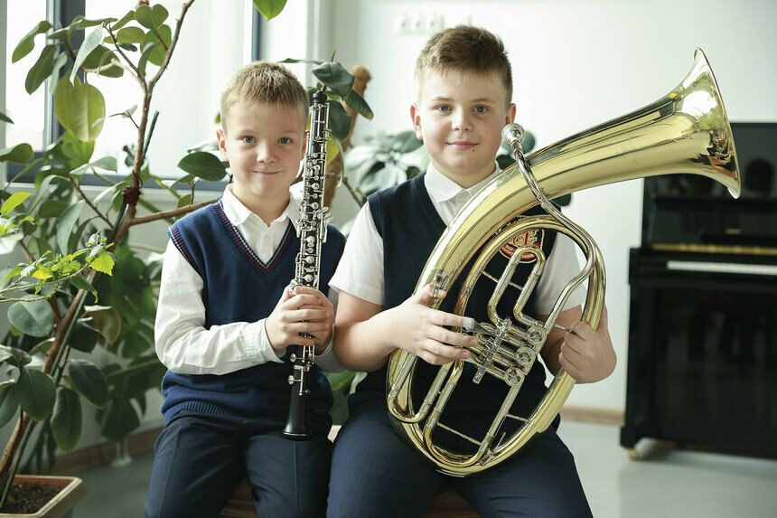 Родион и Герман  Киселёвы: «Будем играть  в оркестре!» | Фото: архив филиала ЦМШ - АИИ «Балтийский»