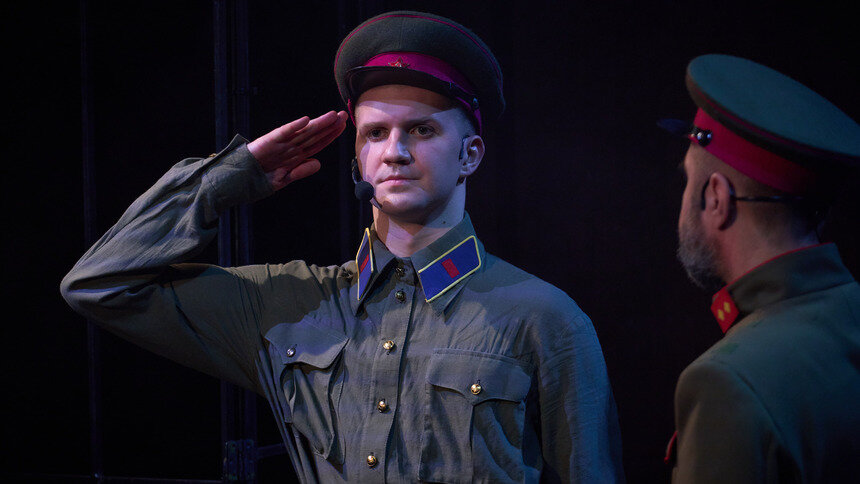 «Есть такая профессия»: калининградский музыкальный театр представил драматическую сагу «Офицеры» (фото)   - Новости Калининграда | Фото: пресс-служба музыкального театра / Дмитрий Кремер