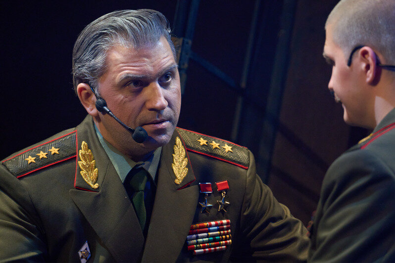 «Есть такая профессия»: калининградский музыкальный театр представил драматическую сагу «Офицеры» (фото)   - Новости Калининграда | Фото: пресс-служба музыкального театра / Дмитрий Кремер