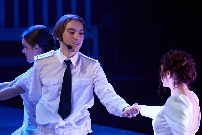 «Есть такая профессия»: калининградский музыкальный театр представил драматическую сагу «Офицеры» (фото)   - Новости Калининграда | Фото: пресс-служба музыкального театра / Дмитрий Кремер