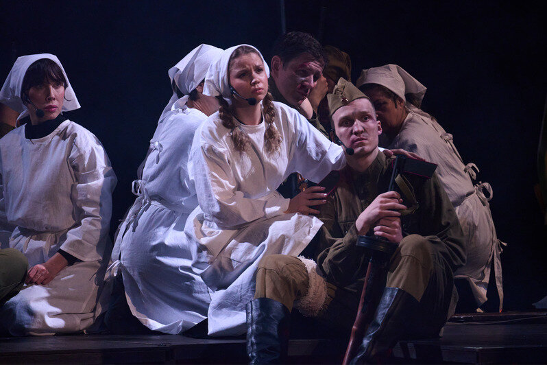 «Есть такая профессия»: калининградский музыкальный театр представил драматическую сагу «Офицеры» (фото)   - Новости Калининграда | Фото: пресс-служба музыкального театра / Дмитрий Кремер