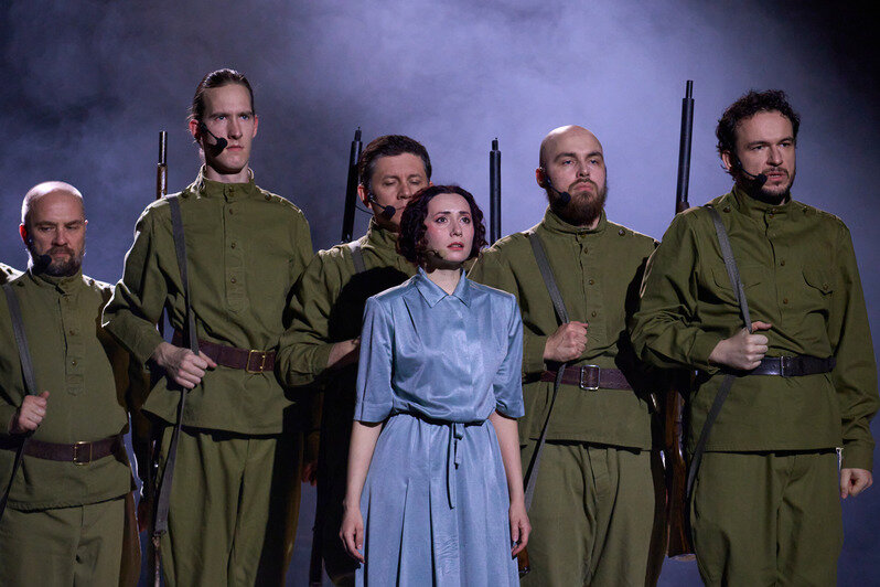 «Есть такая профессия»: калининградский музыкальный театр представил драматическую сагу «Офицеры» (фото)   - Новости Калининграда | Фото: пресс-служба музыкального театра / Дмитрий Кремер