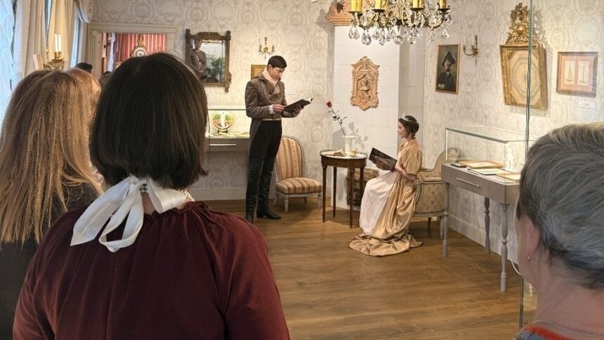 «Флористика — это язык общения XIX века»: в Советске музейный проект о цветах начался с костюмированного бала - Новости Калининграда | Фото: Музей Тильзитского мира