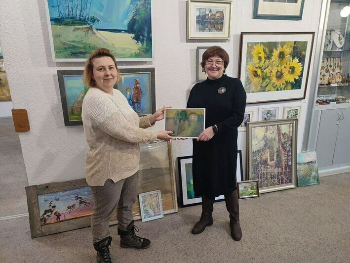 Искусство в хорошие руки: калининградский Союз художников сделал подарок детскому благотворительному фонду  - Новости Калининграда | Фото: калининградская областная общественная организация ВТОО «Союз Художников России»