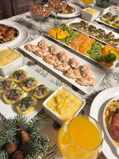 Новогодний стол за 2 000 рублей: реально ли такое в Калининграде, выяснили социологи - Новости Калининграда | Фото: Вера С. / «ВКонтакте»