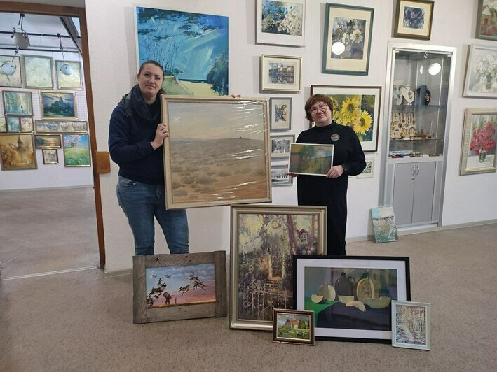 Искусство в хорошие руки: калининградский Союз художников сделал подарок детскому благотворительному фонду  - Новости Калининграда | Фото: калининградская областная общественная организация ВТОО «Союз Художников России»