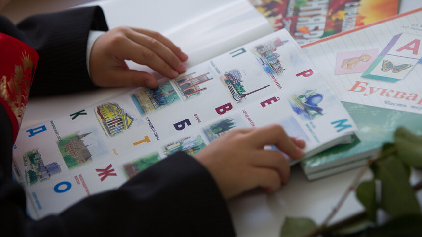 В Роспотребнадзоре ответили на жалобы родителей, чьи дети подхватили вшей в одной из школ Калининграда  - Новости Калининграда | Фото: архив «Клопс»