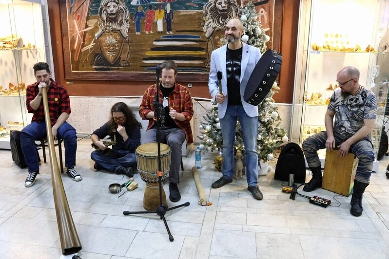 Металлические звери и тактильные картины собрали аншлаг в историко-художественном музее (фото) - Новости Калининграда | Фото:  Елена Чепинога и Павел Кухоренко