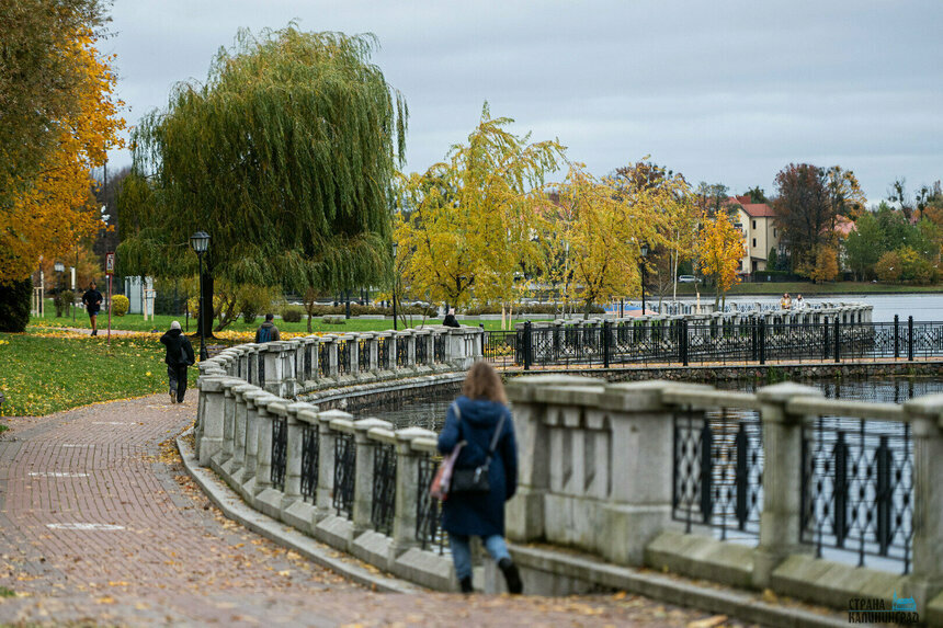 Верхнее озеро - любимое место отдыха горожан и гостей города. | Фото: Александр Мелехов