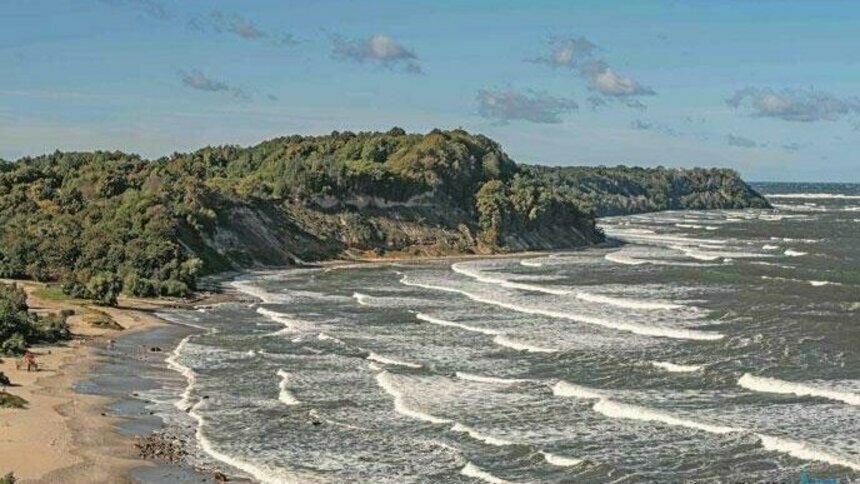 Береговой  уступ в  Филино важен и для науки. | Фото: архив "СК"