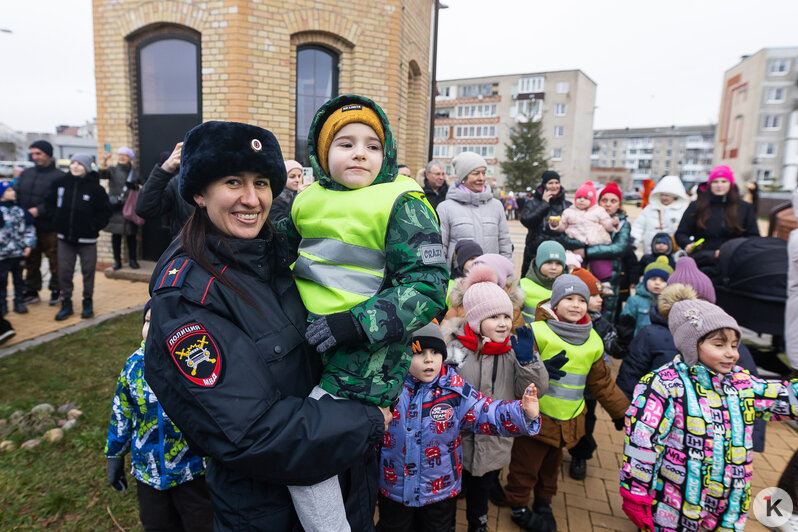 Дед Мороз приехал на поезде в два города Калининградской области (фоторепортаж)   - Новости Калининграда | Фото: Александр Подгорчук / «Клопс»