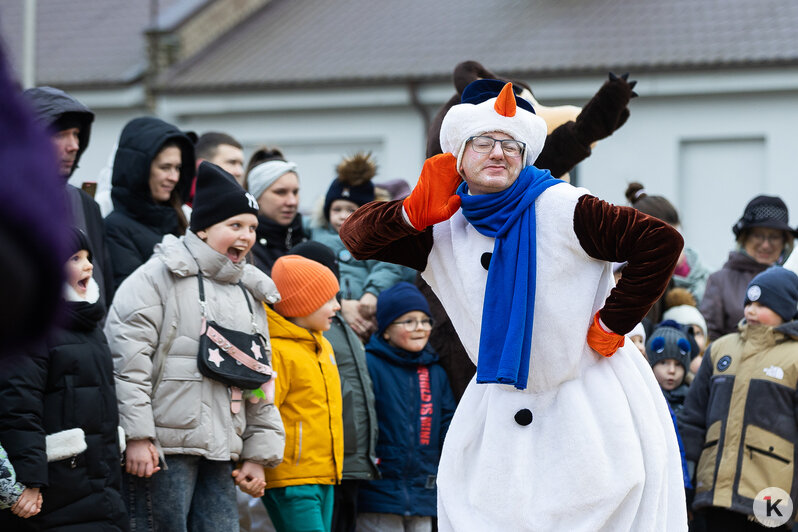 Дед Мороз приехал на поезде в два города Калининградской области (фоторепортаж)   - Новости Калининграда | Фото: Александр Подгорчук / «Клопс»