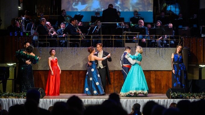 Мюзикл в стиле 60-х, легендарные арии и мелодии кино: 6 праздничных программ Калининградской филармонии   - Новости Калининграда | Фото предоставлено организаторами