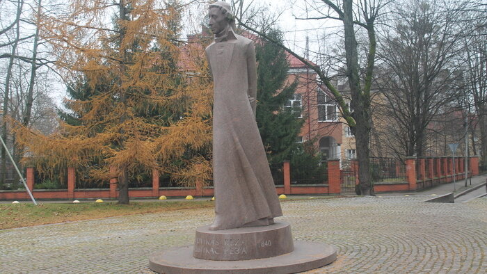 Птичка, раненый Шиллер и загадочные барельефы на здании театра: 9 мест в Калининграде, связанных с литературой  - Новости Калининграда | Фото: Алёна Михайлова