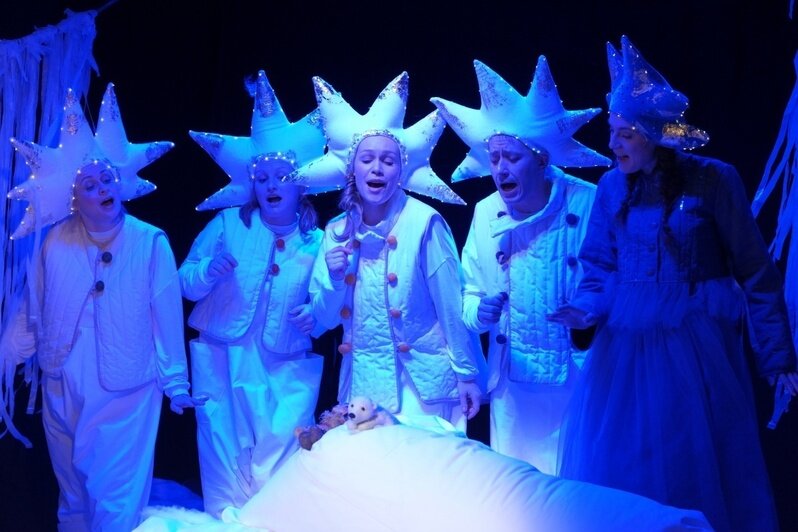 Сказка, к которой можно прикоснуться: в Калининграде покажут бэби-спектакль «Северное сияние» - Новости Калининграда | Фото: официальный сайт драмтеатра