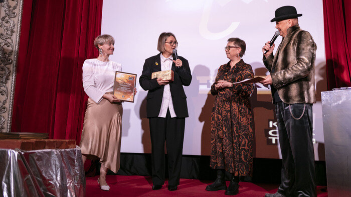 Награждение победителя в номинации «Экоконтекст»